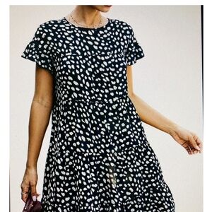 KIRUNDO NWT DRESS XXL‎ Black And White Tiered Mid Length Lightweight